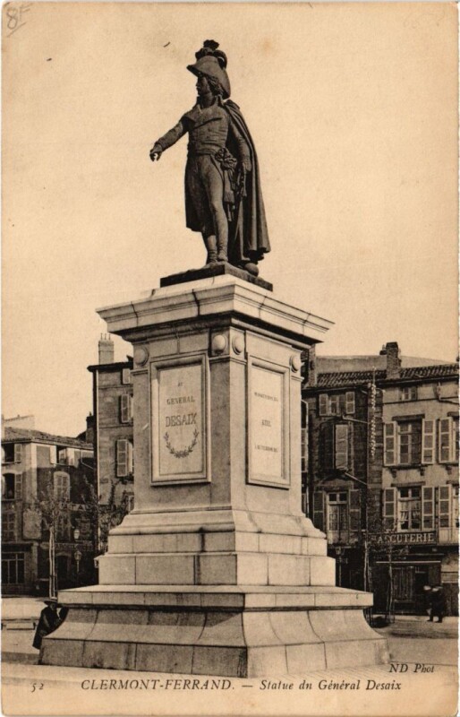 Carte postale ancienne Clermont-Ferrand Statue du General Desaix France à Clermont-Ferrand