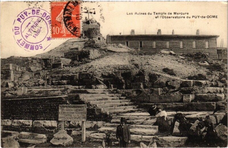 Carte postale ancienne Puy de Dome Les Ruines du Temple de Mercure France