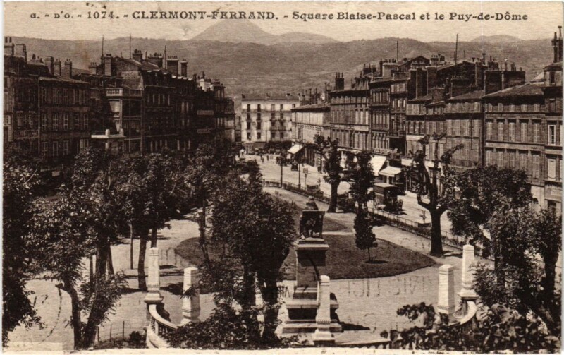 Carte postale ancienne Clermont-Ferrand Square Blaise Pascal France à Clermont-Ferrand