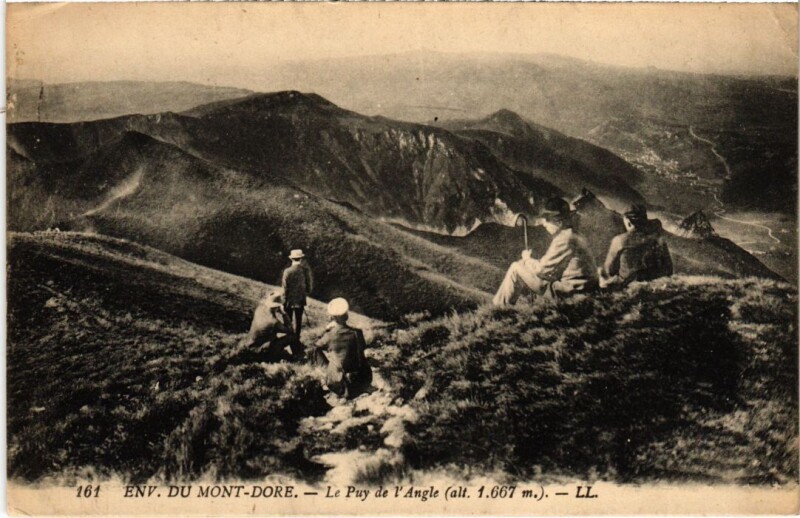 Carte postale ancienne Env du Mont-Dore Le Puy de l'Angle France à Mont-Dore