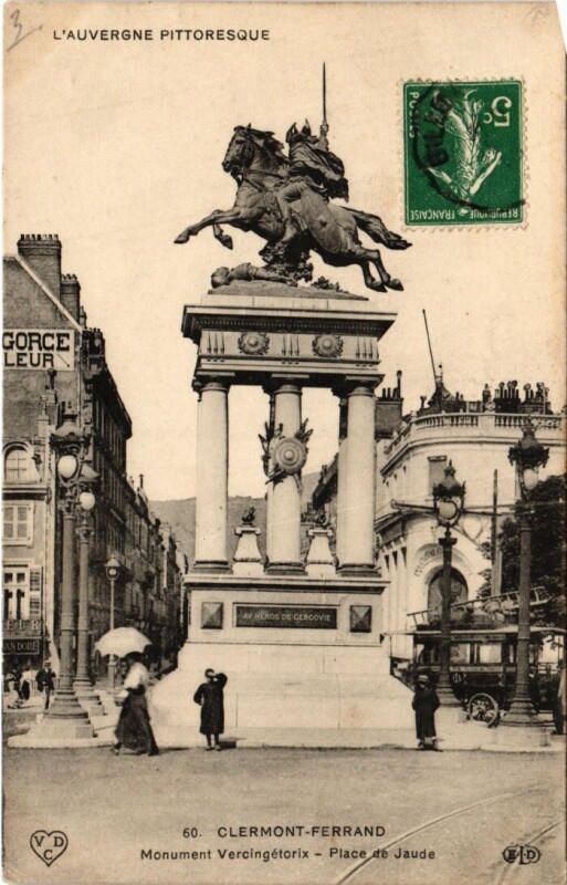 Carte postale ancienne Clermont-Ferrand Monument Vercingetorix France à Clermont-Ferrand