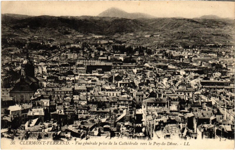 Carte postale ancienne Clermont-Ferrand Vue Generale prise de la Cathedrale France à Clermont-Ferrand