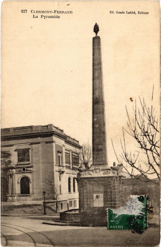 Carte postale ancienne Clermont-Ferrand La Pyramide France à Clermont-Ferrand