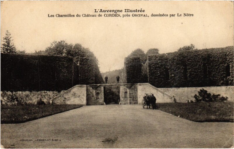Carte postale ancienne Orcival Les Charmilles du Chateau de Cordes France à Orcival