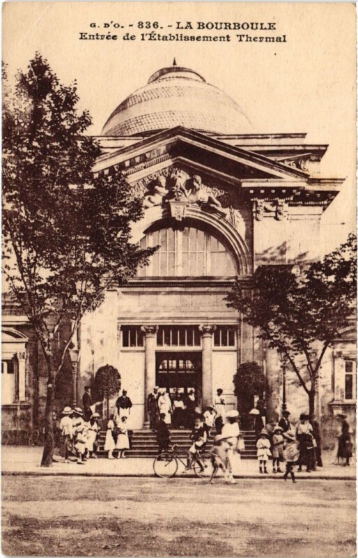 Carte postale ancienne La Bourboule Entree de l'Etablissement Thermal France à La Bourboule