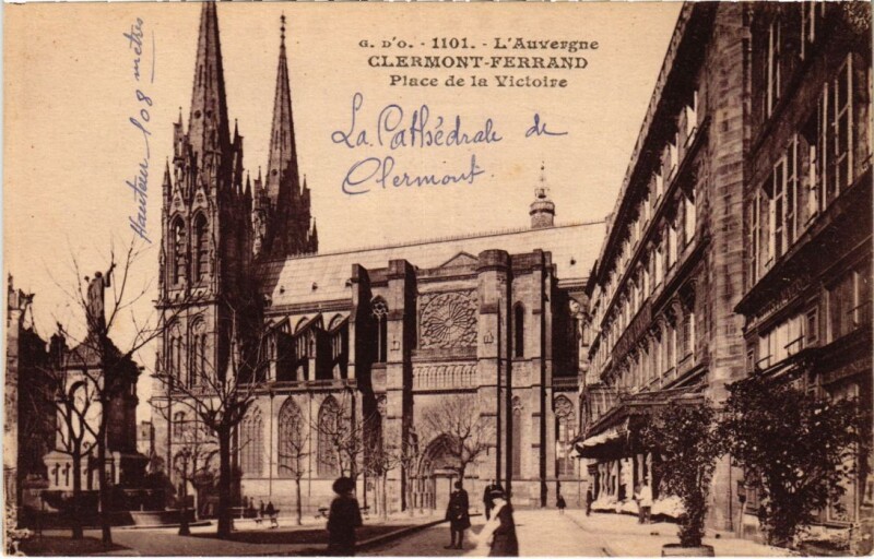 Carte postale ancienne Clermont-Ferrand Place de la Victoire France à Clermont-Ferrand