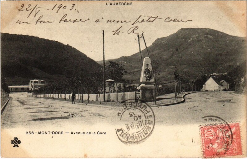 Carte postale ancienne Mont-Dore Avenue de la Gare France à Mont-Dore