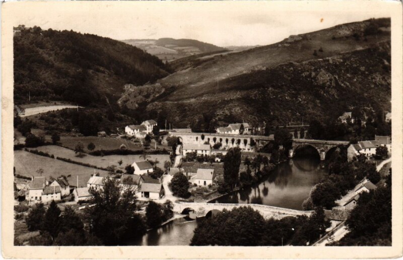 Carte postale ancienne Sioule Pont de Menat France à Menat