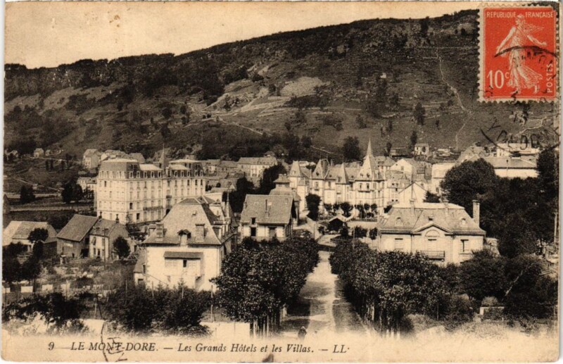 Carte postale ancienne Le Mont Dore Les Grands Hotels et les Villas France à Mont-Dore