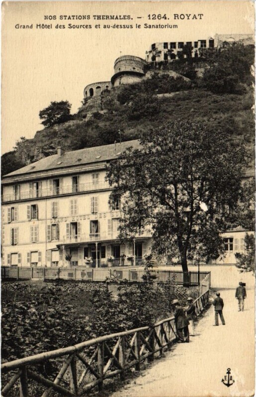 Carte postale ancienne Royat Grand Hotel des Sources France à Royat