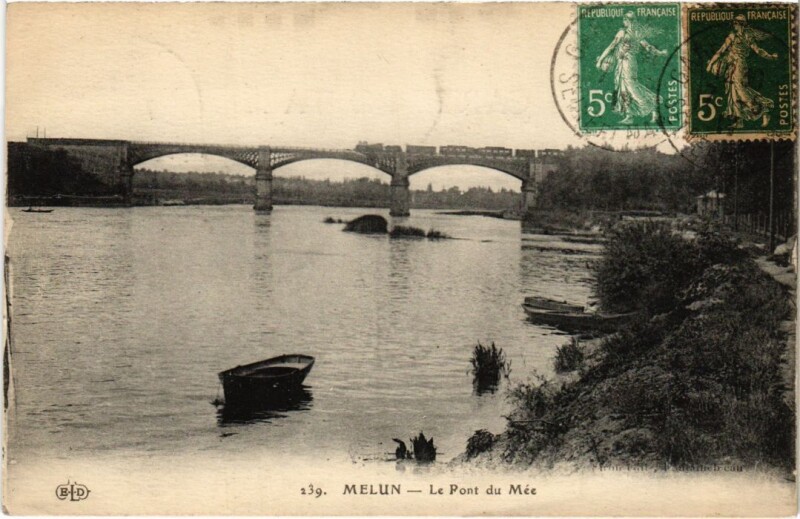 Carte postale ancienne Melun Le Pont du Mee France à Melun