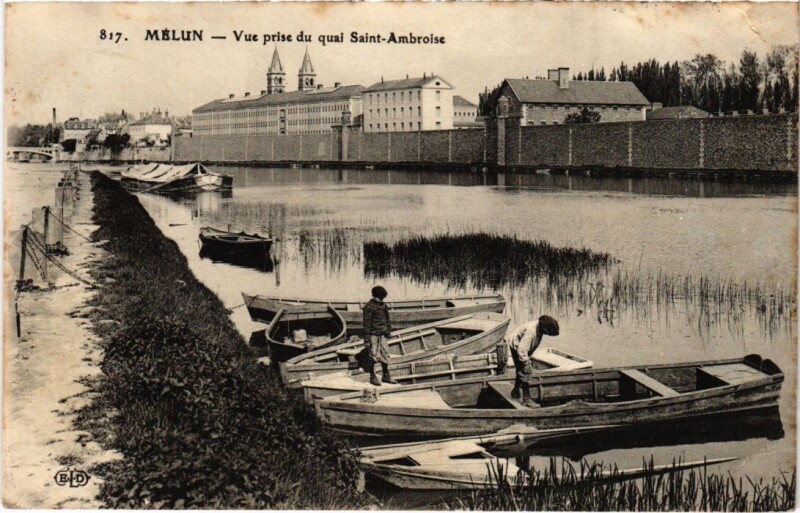 Carte postale ancienne Melun Vue prise du quai Saint-Ambroise France à Melun