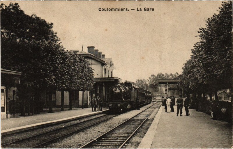 Carte postale ancienne Coulommiers La Gare France à Coulommiers