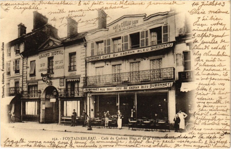 Carte postale ancienne Fontainebleau Cafe du Cadran Bleu et de la Poste France à Fontainebleau