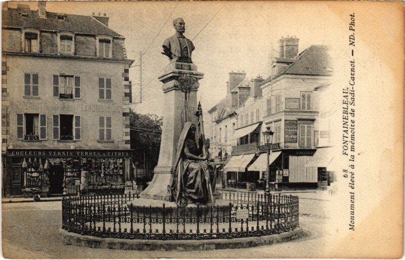 Carte postale ancienne Fontainebleau Monument eleve a la memoire France à Fontainebleau
