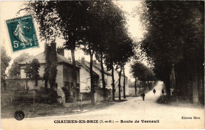 Carte postale ancienne Chaumes en Brie Route de Verneuil France à Chaumes-en-Brie