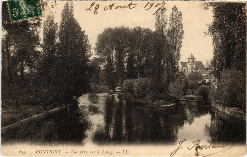 Carte postale ancienne Montigny Vue prise sur le Loing France