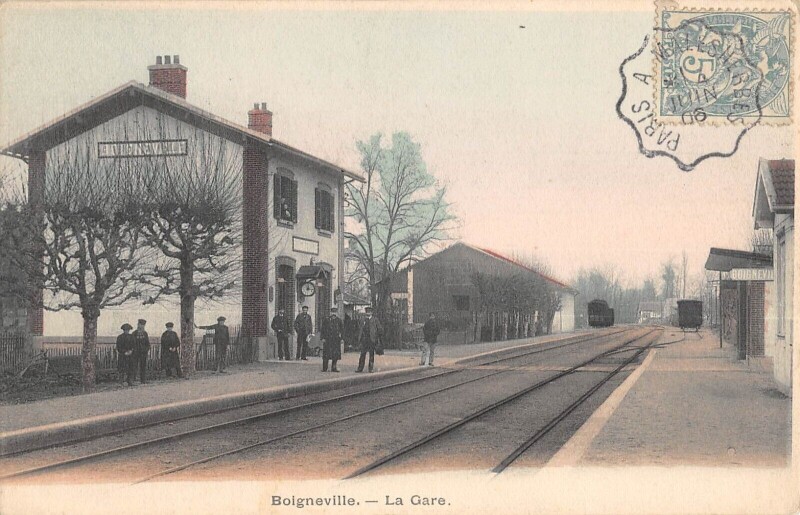Carte postale ancienne Bievres - La Gare - cliché colorisé