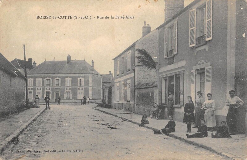Carte postale ancienne Boissy Le Cutte - Rue De La Ferte Alais