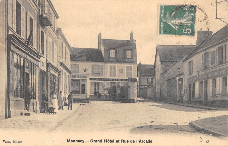 Carte postale ancienne Mennecy - Grand Hotel - Rue De L'Arcade - cpa rare à Mennecy
