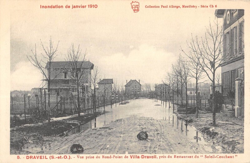 Carte postale ancienne Draveil - Inondations 1910 - Villa Draveil - Vue Prise Au Rond Point Pres à Draveil