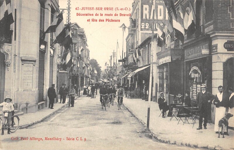 Carte postale ancienne Juvisy Sur Orge - Decoration De La Route De Draveil - Fete Des Pecheurs à Draveil