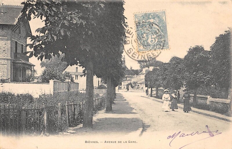 Carte postale ancienne Bievres - Avenue De La Gare