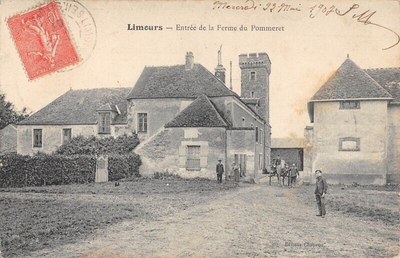 Carte postale ancienne Limours - Entree De La Ferme Du Pommeret à Limours