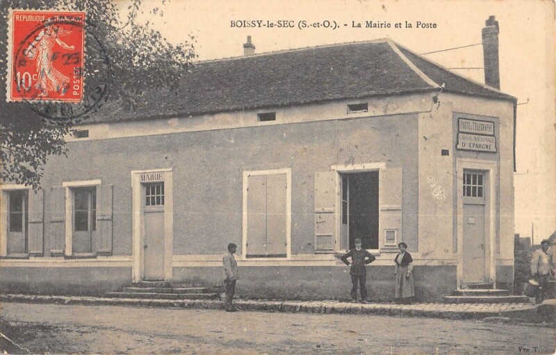 Carte postale ancienne Boissy Le Sec - La Mairie - Poste - Caisse D'Epargne à Boissy-le-Sec