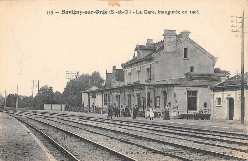 Carte postale ancienne Savigny Sur Orge - La Gare - Inauguree En 1904 à Savigny-sur-Orge