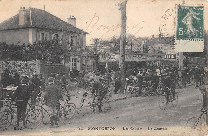 Carte postale ancienne Montgeron - Les Courses - Le Controle - Cyclisme à Montgeron