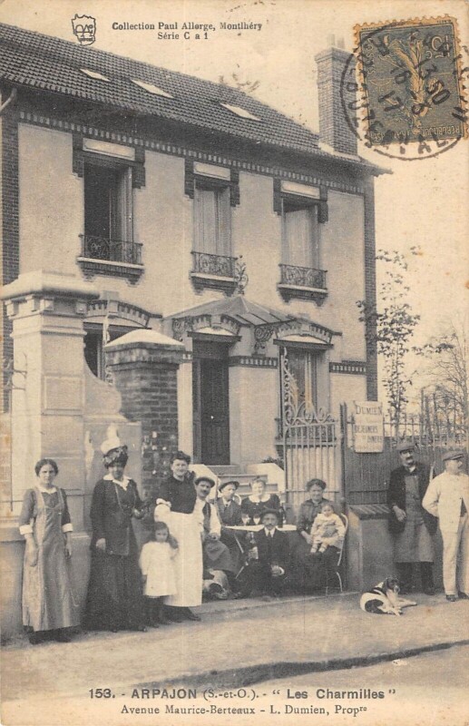 Carte postale ancienne Arpajon / Les Charmilles / Avenue Maurice Berteaux / L.dumien Proprietair à Arpajon