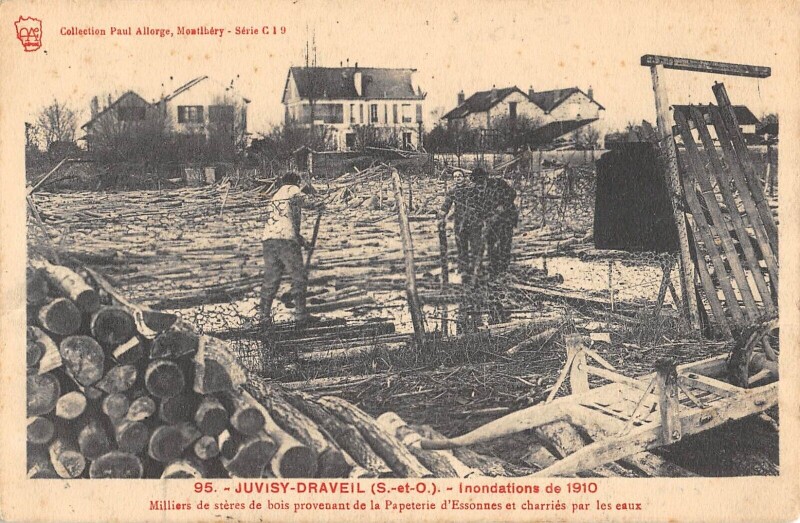 Carte postale ancienne Juvisy - Draveil - Inondation 1910 - Milliers De Steres De Bois Papeterie à Draveil