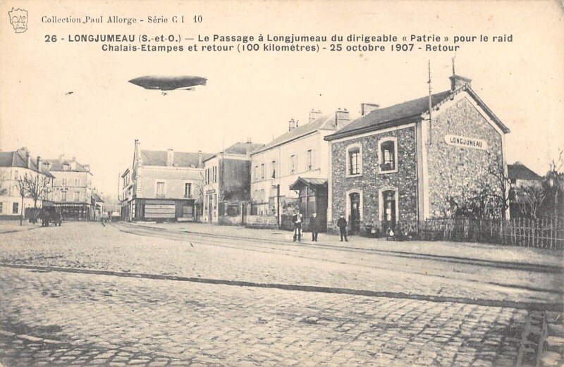Carte postale ancienne Longjumeau - Passage Du Dirigeable Patrie Pour Le Raid Chalais Etampes Et à Longjumeau