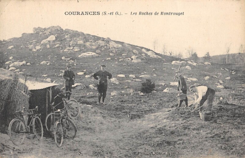 Carte postale ancienne Courances - Les Roches De Montrouget à Courances