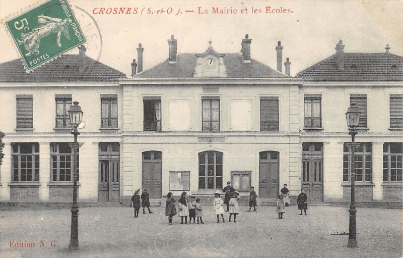 Carte postale ancienne Crosnes - Mairie - Ecoles à Crosne