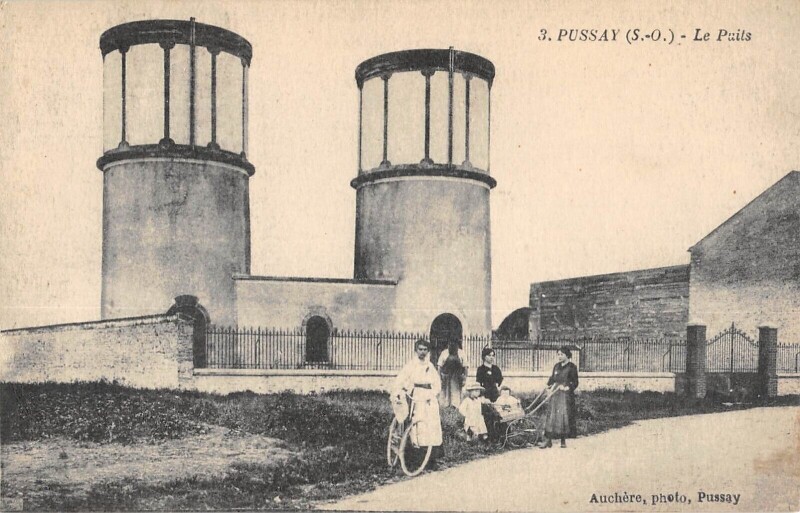 Carte postale ancienne Pussay - Le Puits à Pussay