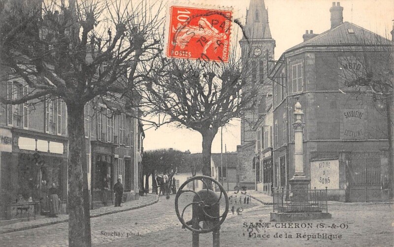 Carte postale ancienne Saint Cheron - Place De La Republique