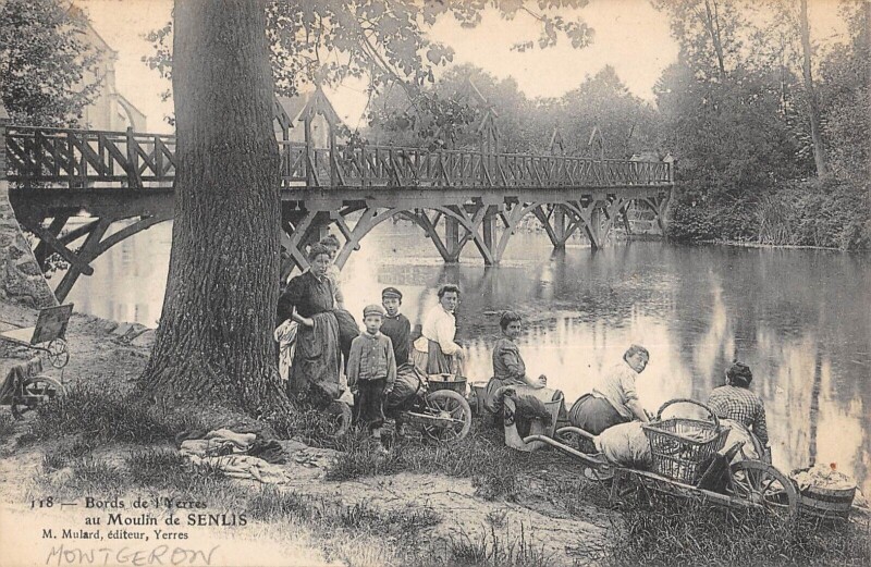 Carte postale ancienne Bords De L'Yerres Au Moulin De Senlis - Lavandieres - Enfants à Yerres