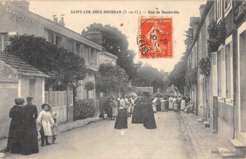 Carte postale ancienne Saint Cyr Sous Dourdan - Rue De Bandeville - cliché rare à Dourdan