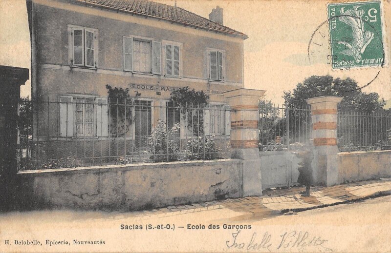 Carte postale ancienne Saclas - Ecole Des Garcons à Saclas