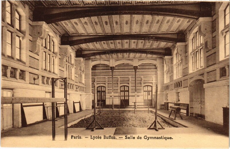 Carte postale ancienne Lycée Buffon - Salle de Gymnastique à Paris 15e