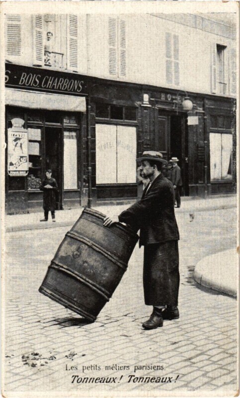 Carte postale ancienne Tonneaux ! Tonneaux !