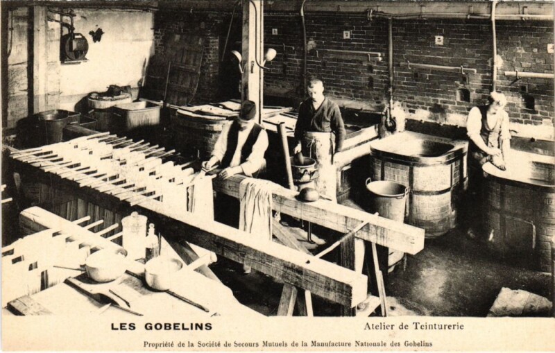 Carte postale ancienne Les Gobelins - Atelier de Teinturerie à Paris 13e