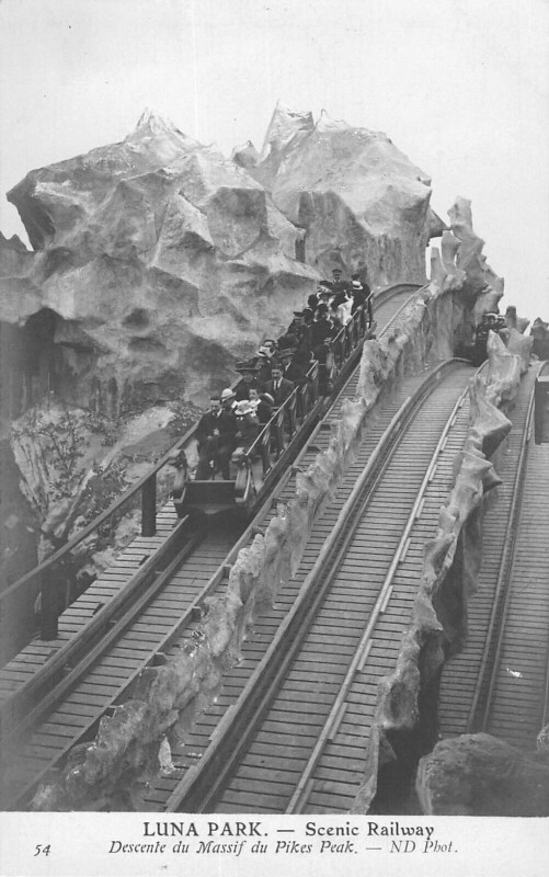 Carte postale ancienne Luna Park - Scenic Railway à Paris 17e