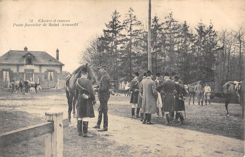 Carte postale ancienne Chasse A Courre Poste Forestier De Saint Arnoult