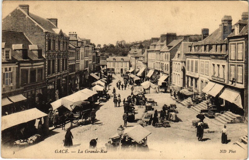 Carte postale ancienne Gace Orne - La Grande Rue
