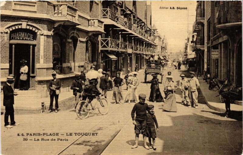 Carte postale ancienne Paris Plage - Le Touquet - La Rue de Paris
