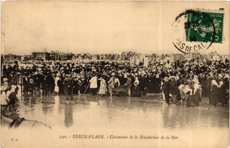 Carte postale ancienne Berck-Plage - Cérémonie de la Bénédiction de la Mer à Berck