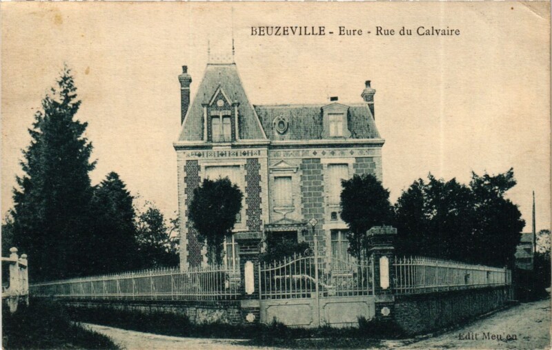 Carte postale ancienne Normandie Eure Beuzeville Rue du Calvaire à Beuzeville